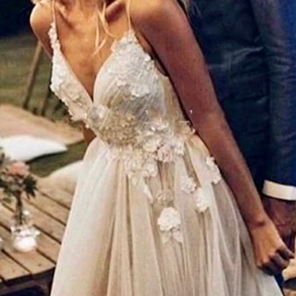 Wedding Dress - NWT size 4 - Picture 8 of 8